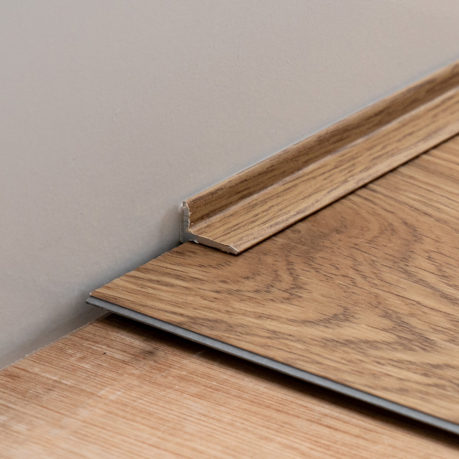 Luvanto Country Oak Finishing Strip 2