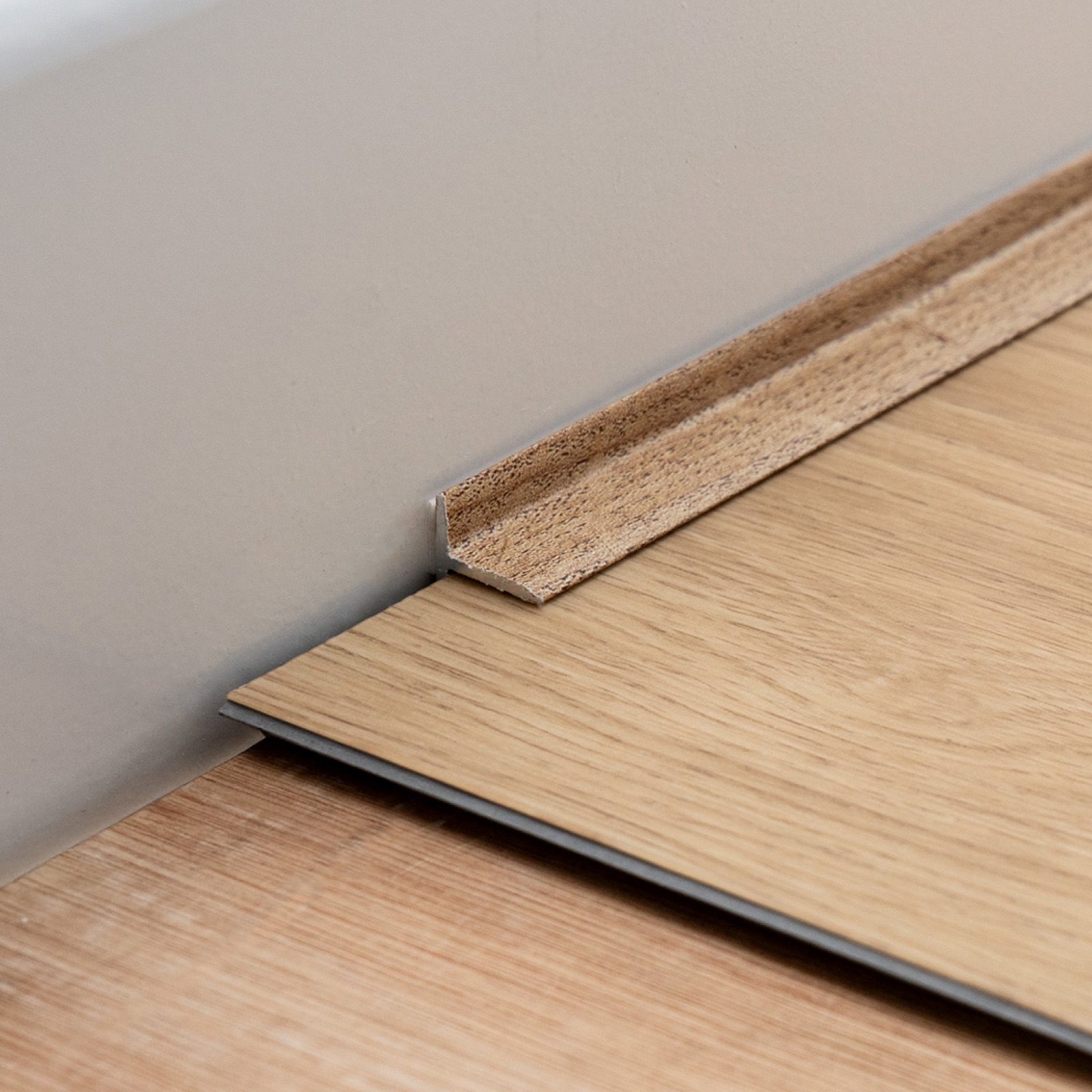 Luvanto Natural Oak Finishing Strip 2