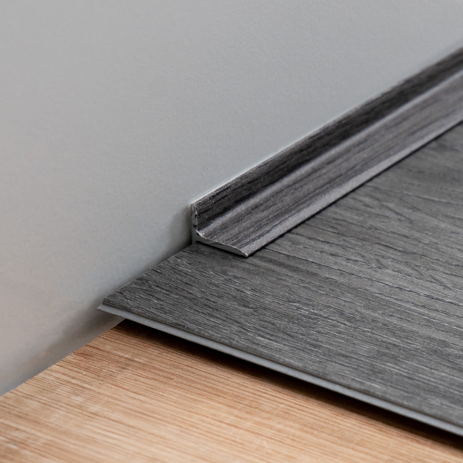 Luvanto Smoked Charcoal Finishing Strip 2