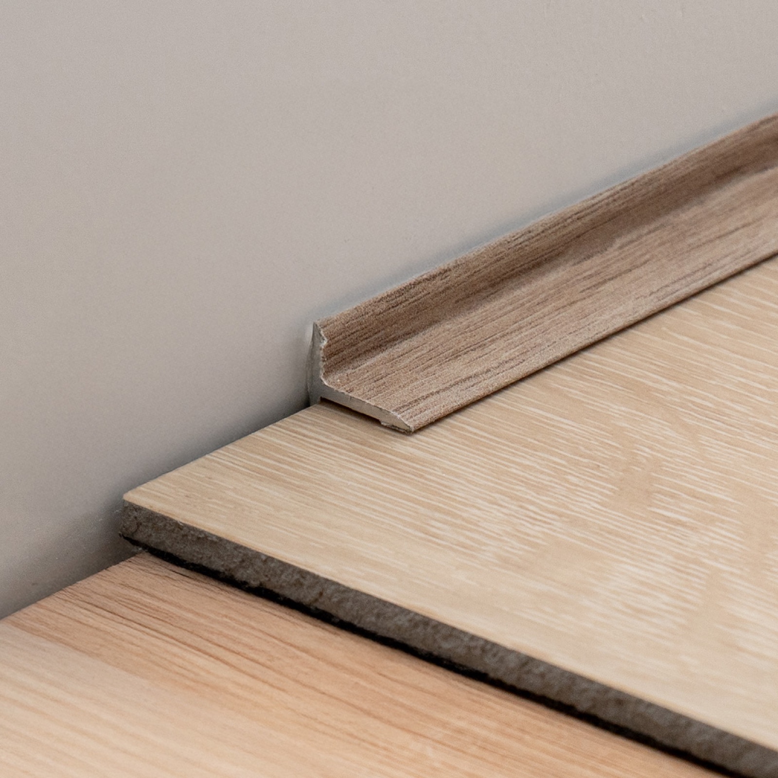 Luvanto Classic Oak Finishing Strip 2