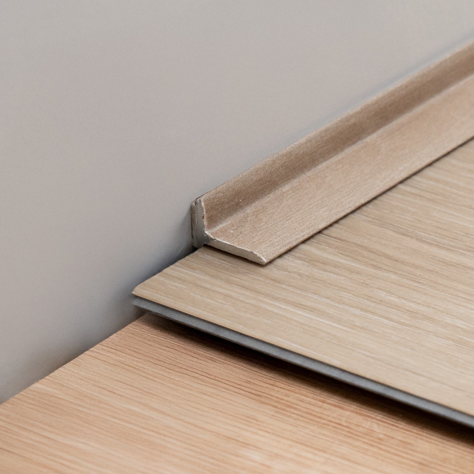 Luvanto Regal Oak Finishing Strip 2