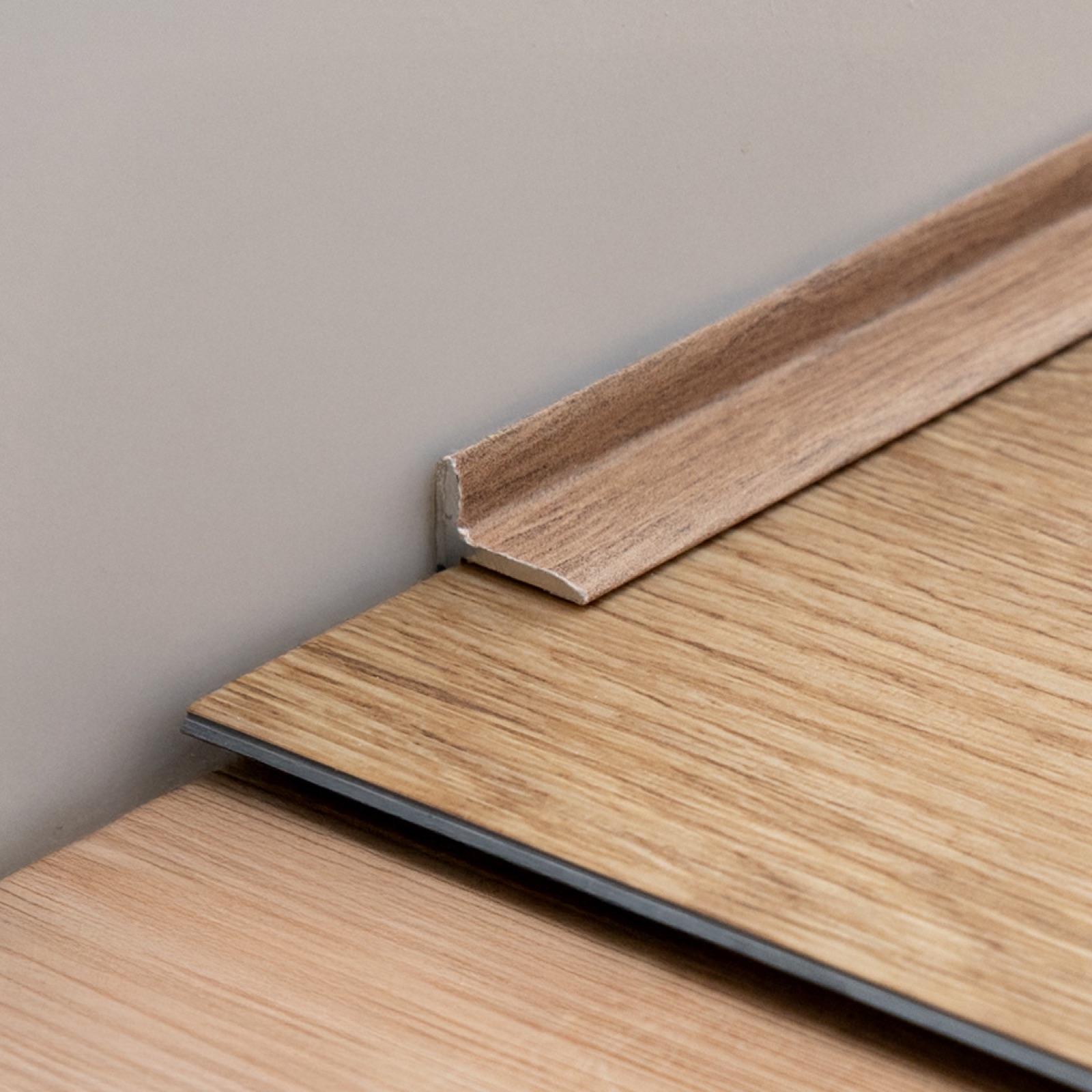 Luvanto Fairfield Oak Finishing Strip 2