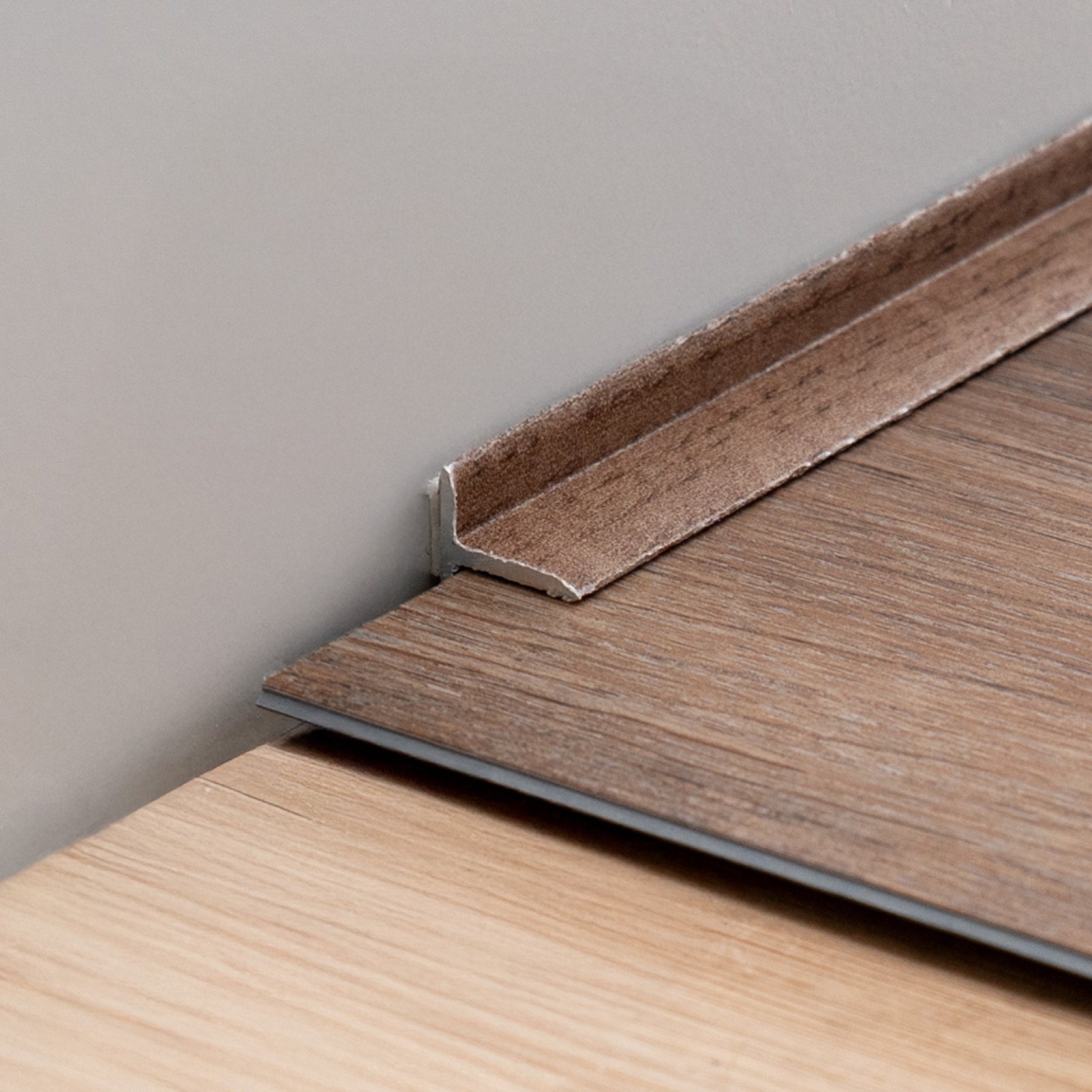 Luvanto Cognac Oak Finishing Strip 2