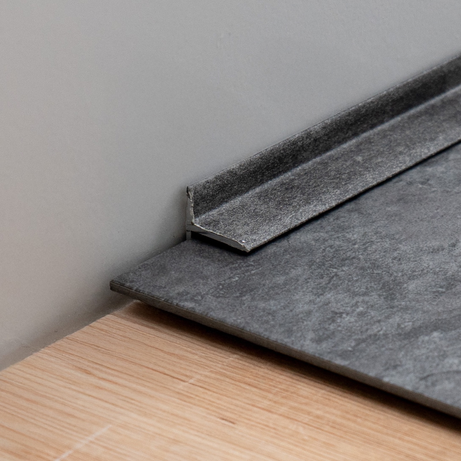 Luvanto Silver Slate Finishing Strip 2
