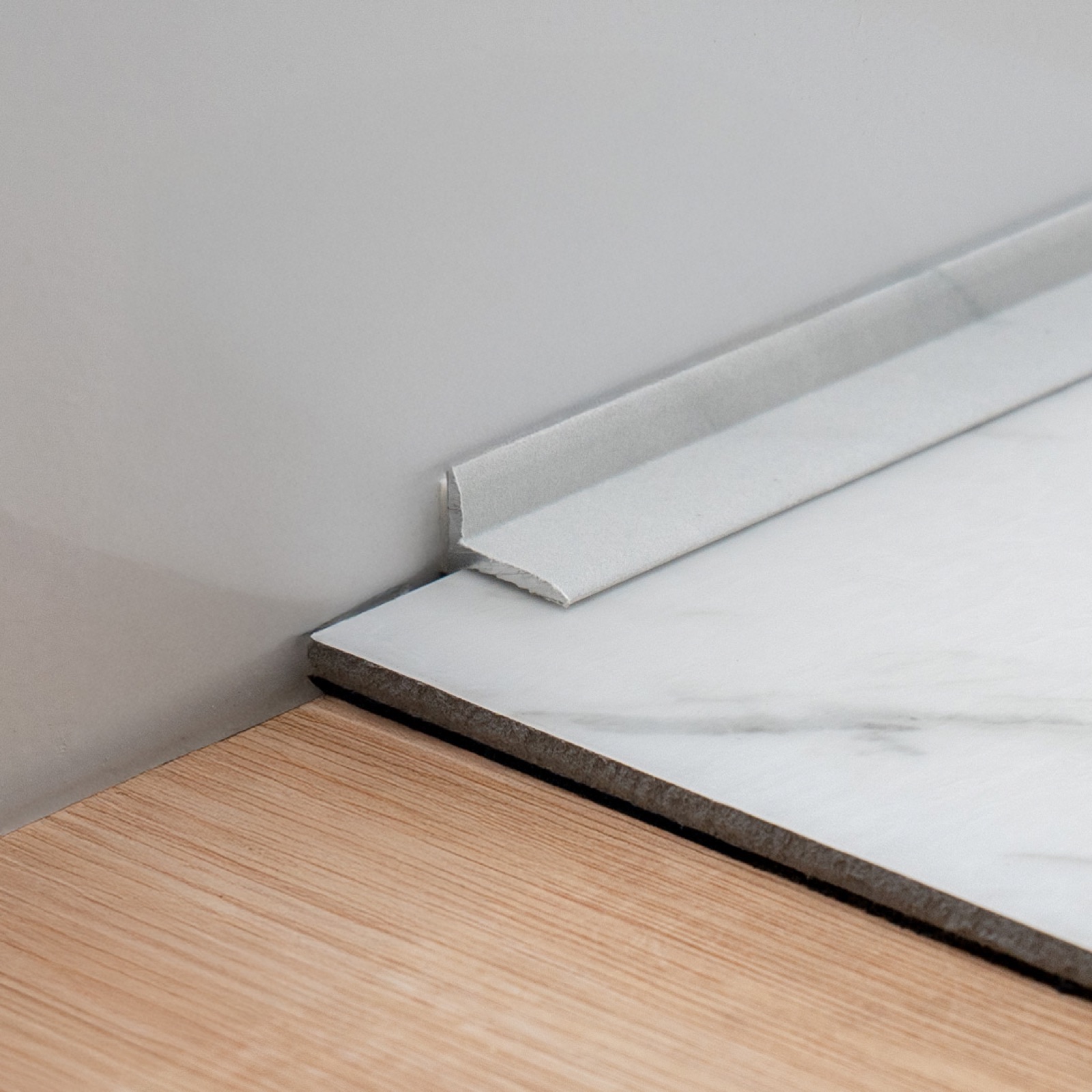 Luvanto Carrara White Finishing Strip 2